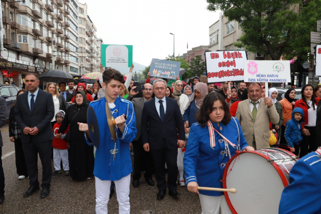 Bursa'da Engelliler Haftası Nedeniyle Farkındalık Yürüyüşü