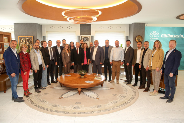Nilüfer Belediyespor'un Yeni Yönetiminden Başkan Şadi Özdemir'e Ziyaret 