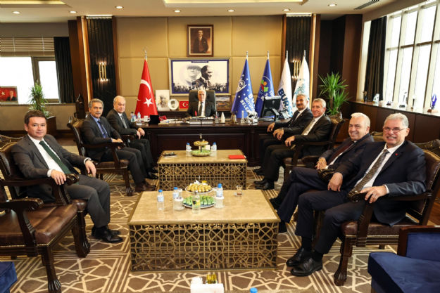 CHP'li Belediye Başkanlarından Bursa Protokolüne Ziyaret Başladı